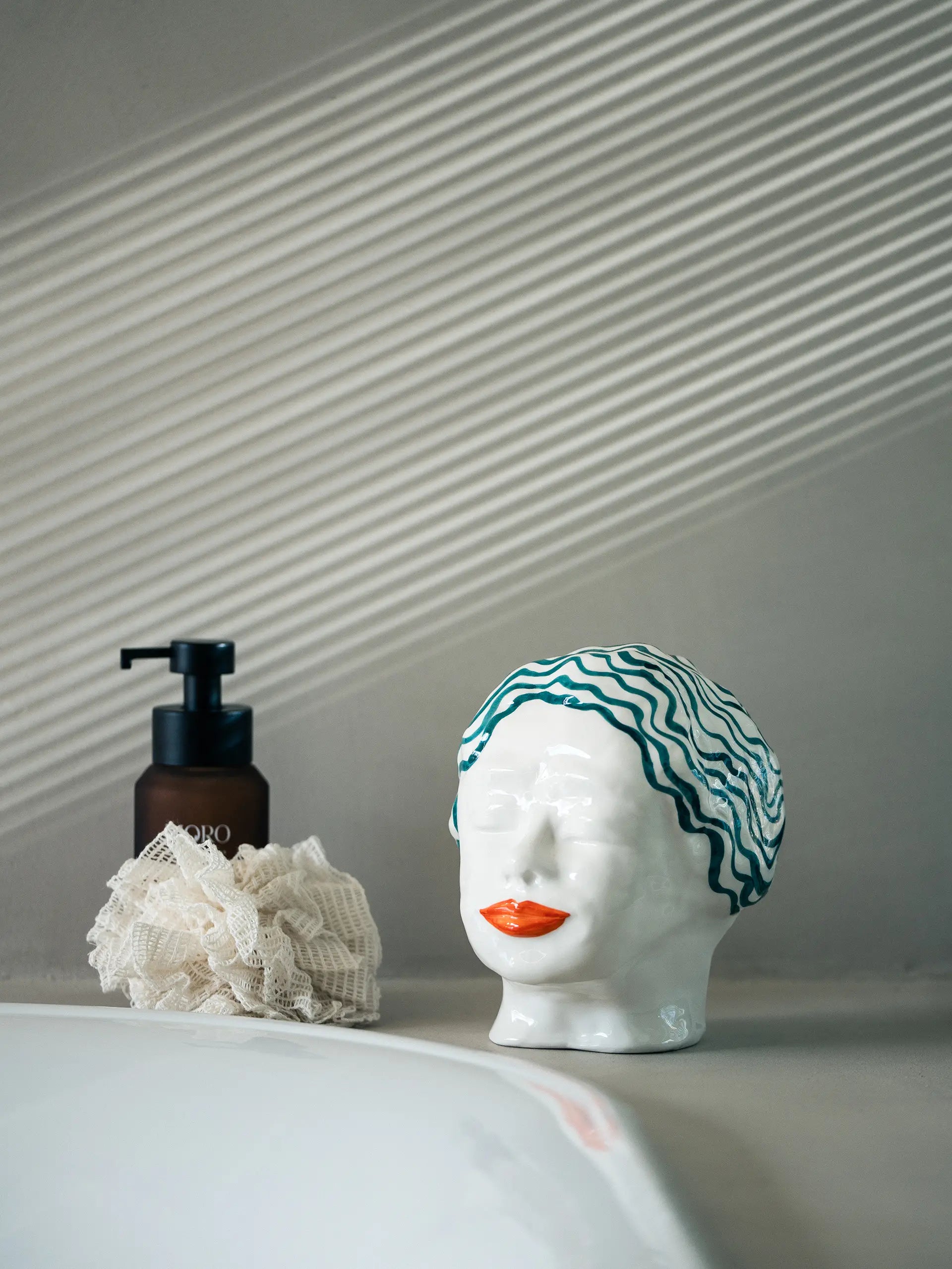 Swimming Charlotte wit