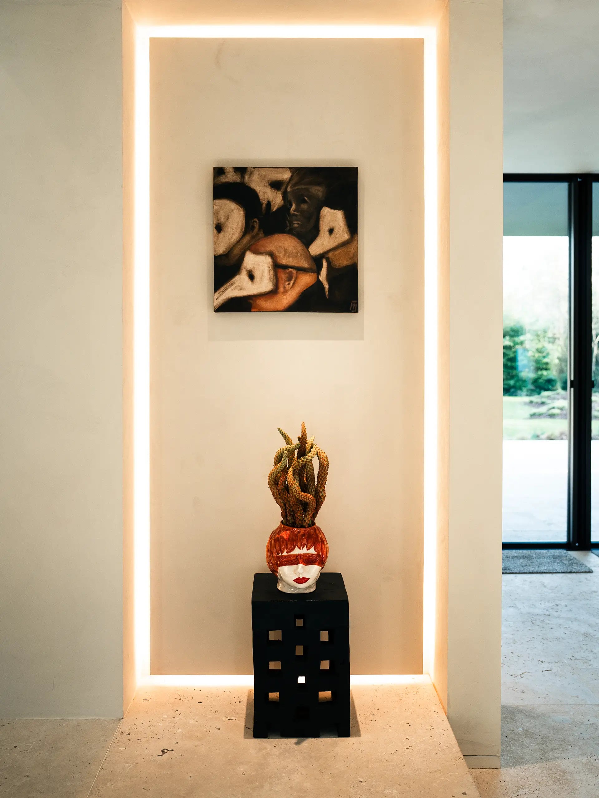 Marvellous Mary vaas